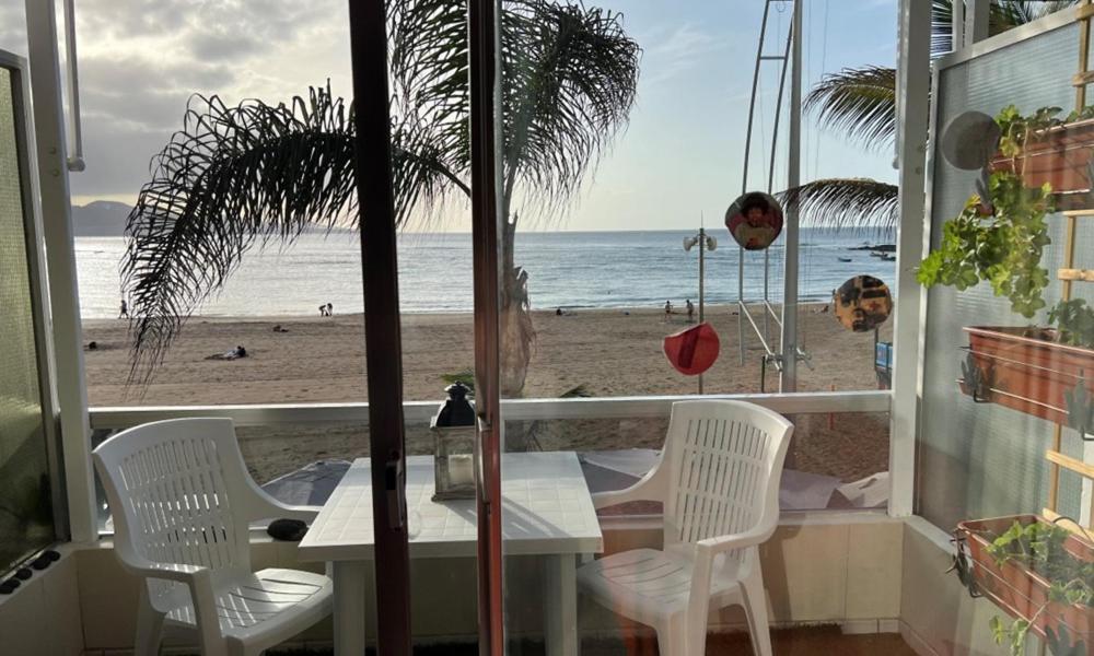 Beach And Sunset Las Palmas de Gran Canaria Exterior photo